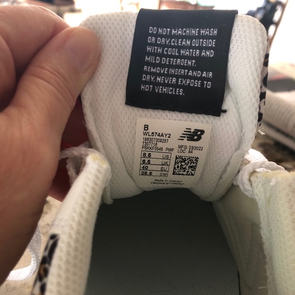 New Balance Women’s 574 Leopard Trim Athletic Shoes - Size 8.5 - Picture 11 of 11